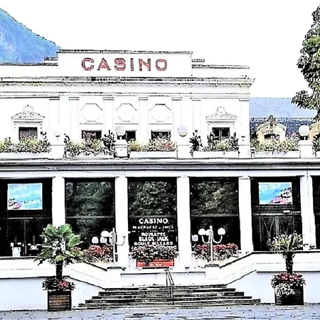 T2, Hypercentre, Calme, Terrasse, Parking Апартаменты Bagneres-de-Luchon