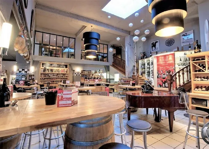 T2, Hypercentre, Calme, Terrasse, Parking Bagneres-de-Luchon